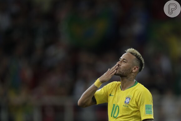 Neymar se declarou para o filho, Davi Lucca, após jogo do Brasil nesta quarta-feira, 27 de junho de 2018