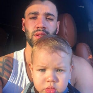 Gusttavo Lima compartilhou uma foto com o filho, Gabriel, nas redes sociais