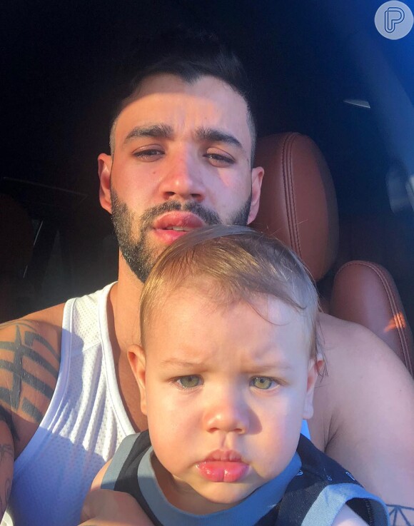 Gusttavo Lima compartilhou uma foto com o filho, Gabriel, nas redes sociais