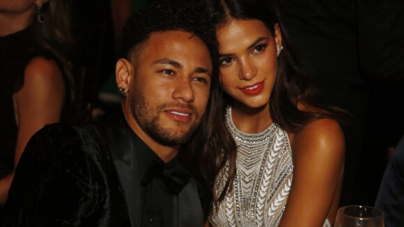 Neymar se surpreende com foto de Bruna Marquezine de lingerie: 'Ciúmes'. Veja!