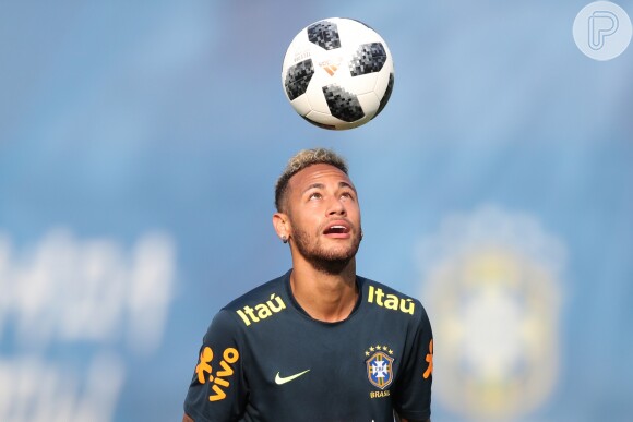 Neymar está treinando para enfrentar o México com a seleção brasileira nesta segunda-feira, dia 2 de julho de 2018