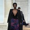 Semana de Alta-Costura em Paris: Givenchy aposta no glamour sóbrio