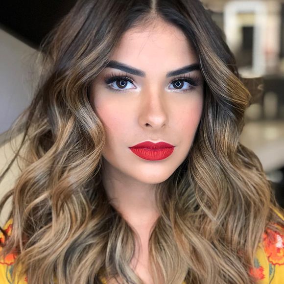 Munik Nunes transformou visual para comemorar seus 22 anos