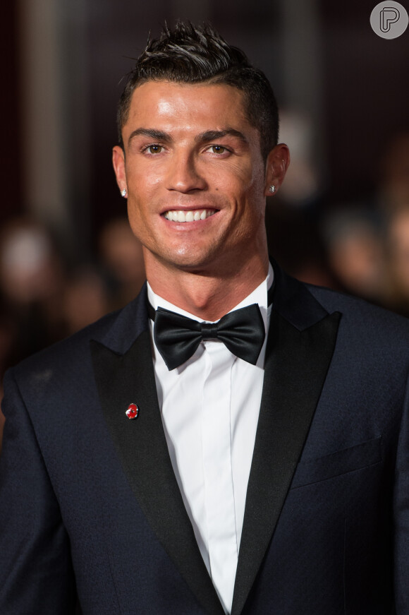 Cristiano Ronaldo foi eliminado da Copa e está de férias com a família na Grécia