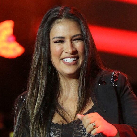 'Pessoas são falhas. Pessoas erram. Pessoas têm defeitos. Se não tivessem, seriam Deus. E aí, as pessoas gostam muito de apontar o erro do outro', lamentou Simone