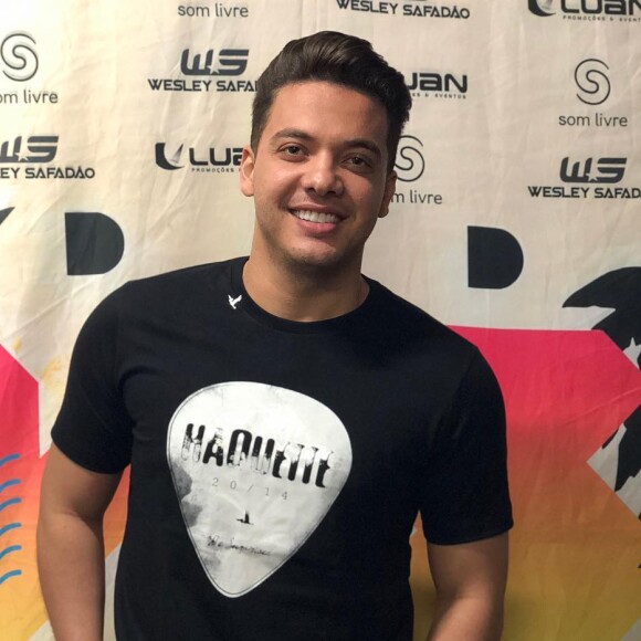 Wesley Safadão notou a presença de um fã mirim 'invadindo o palco' durante show em SP