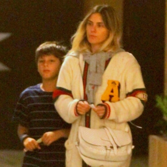 Carolina Dieckmann é fotografada com os filhos Davi Frota e José Worcman, shopping no Fashion Mall, em São Conrado, zona sul do no Rio de Janeiro, nesta quinta-feira, 12 de julho de 2018