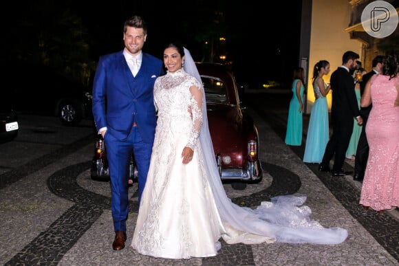 'Finalmente casados!', comemorou a ex-BBB Amanda Djehdian e o empresário Mateus Hoffmann