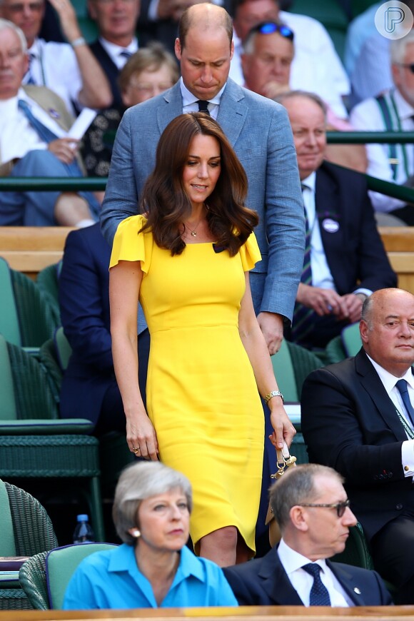 Kate Middleton usa vestido amarelo vibrante para partida de tênis em Londres