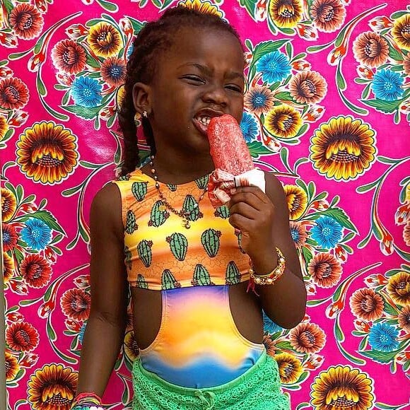 Giovanna Ewbank exibiu um look estiloso da filha, Títi, em seu Instagram, nesta segunda-feira, 16 de julho de 2018