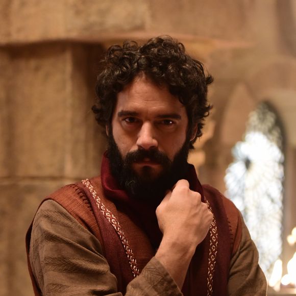 Judas Iscariotes (Guilherme Winter) tem cobiça pelo poder, na novela 'Jesus'