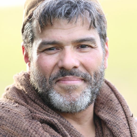 Joaquim (Maurício Mattar) é o avô de Jesus (Dudu Azevedo), na novela 'Jesus'