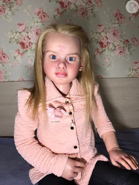 Boneca reborn que Rafa Justus, de 8 anos, ganhou em 2017 tem 1,10 m e cabelo humano