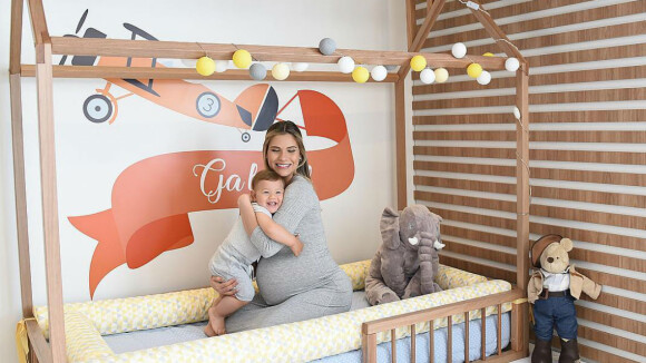 Andressa Suita posa com filho, Gabriel, no quarto dele: 'Caminha nova'. Foto!