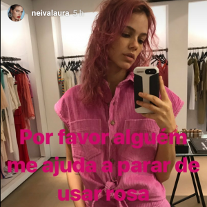 Laura Neiva está aficionada por rosa