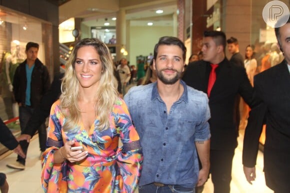 Bruno Gagliasso e Giovanna Ewbank participaram juntos de um desfile no Mega Polo Moda, em São Paulo, na tarde desta segunda-feira, 28 de julho de 2014
