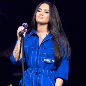 Demi Lovato foi encontrada desacordada em sua mansão por overdose de drogas
