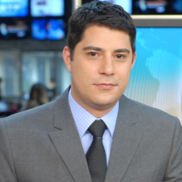 'Não se acomode com o que te faz mal', aconselhou Evaristo Costa aos fãs