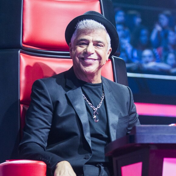 Lulu Santos acompanha partida de futebol de namorado com amigos na quinta-feira, dia 27 de julho de 2018