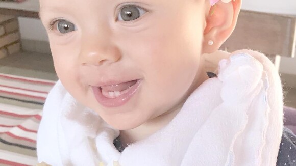 Filha de Eliana, Manuela mostra dentinhos em foto: 'Primeiro milho na espiga'