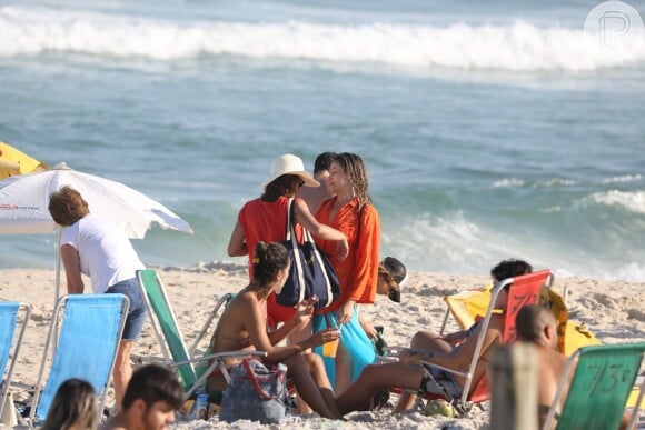 Fernanda Gentil e Priscila Montandon na praia da Barra