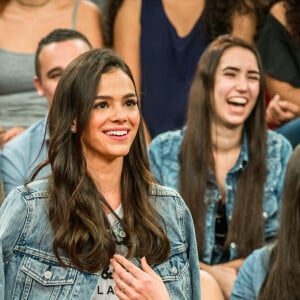 Bruna Marquezine dançou e cantou na pista de dança