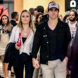 Juliano Laham assume relação e se declara em aniversário de nova namorada: 'Te amo'