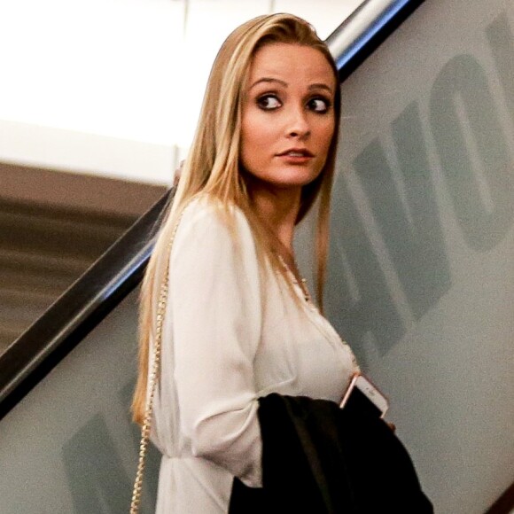 Juliano Laham está namorando com a estudante de medicina Luana Loewe