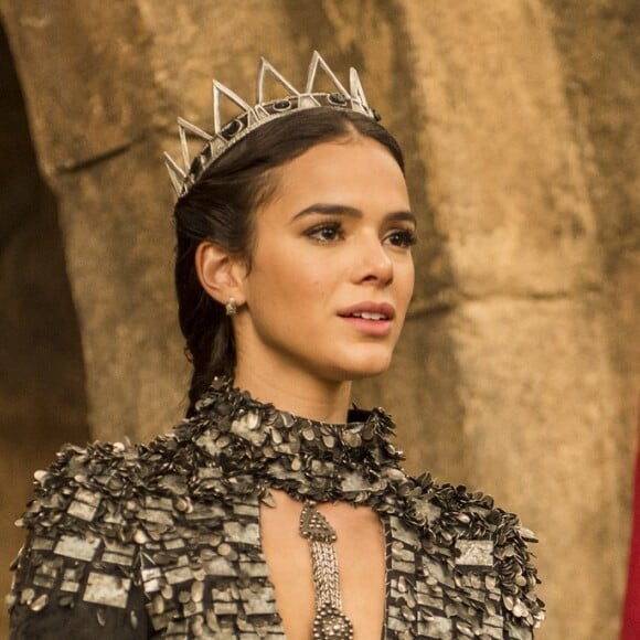 Catarina (Bruna Marquezine) não vai se arrepender de seus crimes no último capítulo da novela 'Deus Salve o Rei': 'Faria tudo de novo'