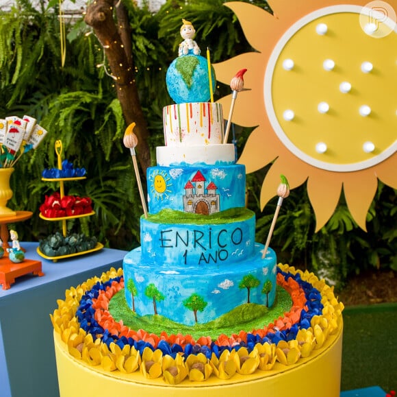 Aniversário de um ano de Enrico, filho de Karina Bacchi, contou com uma decoração colorida