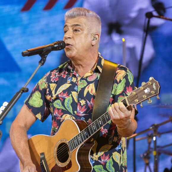 Lulu Santos recebeu o elogio do namorado na postagem: 'Simplesmente você, orgulho!'