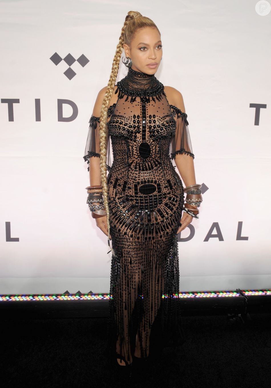 A diva terá ainda uma entrevista na edição e se responsabilizou por