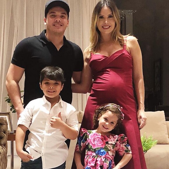 'É maravilhoso olhar pra nós e ver o quanto crescemos, aprendemos e vencemos!', comemorou Wesley Safadão