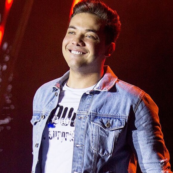 'Tem alguns dias que eu comecei um regime por conta da minha hérnia de disco. Eu tinha que perder algum peso. Graças a Deus, consegui, perdi alguns quilos', disse Wesley Safadão