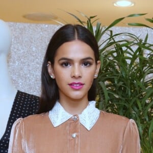 Bruna Marquezine inicia férias na Grécia após fim da novela 'Deus Salve o Rei'