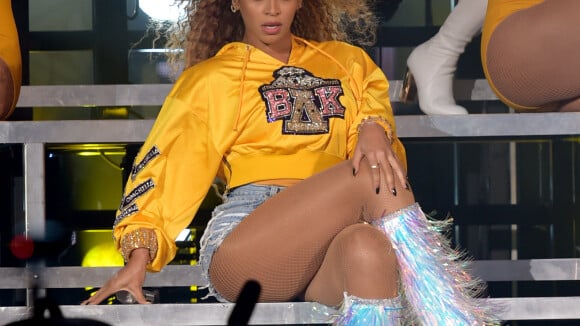 Beyoncé aceita corpo curvilíneo após gestação: 'Ainda tenho barriga de grávida'