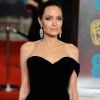 Angelina Jolie alegou que Brad Pitt não paga o valor devido para os filhos desde que se separaram