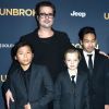 Angelina Jolie foi obrigaad por juiz a deixar Brad Pitt ter mais contato com os filhos