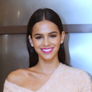 Com rumores de ir para Paris, Bruna Marquezine descartou deixar o Brasil: 'A gente ainda não tem pensado nisso, e não dessa forma, uma mudança, sair do país'