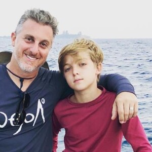 Luciano Huck ganhou elogios dos seguidores após compartilhar foto com filhos