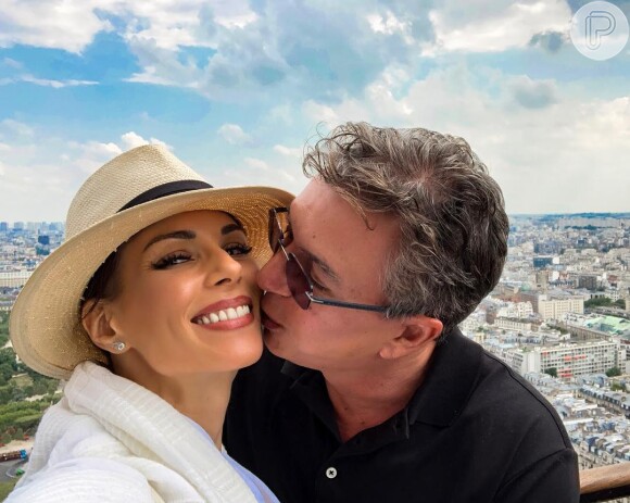 Ana Furtado ganha apoio do marido, Boninho, em viagem para tratamento contra o câncer: 'Meu supercompanheiro'