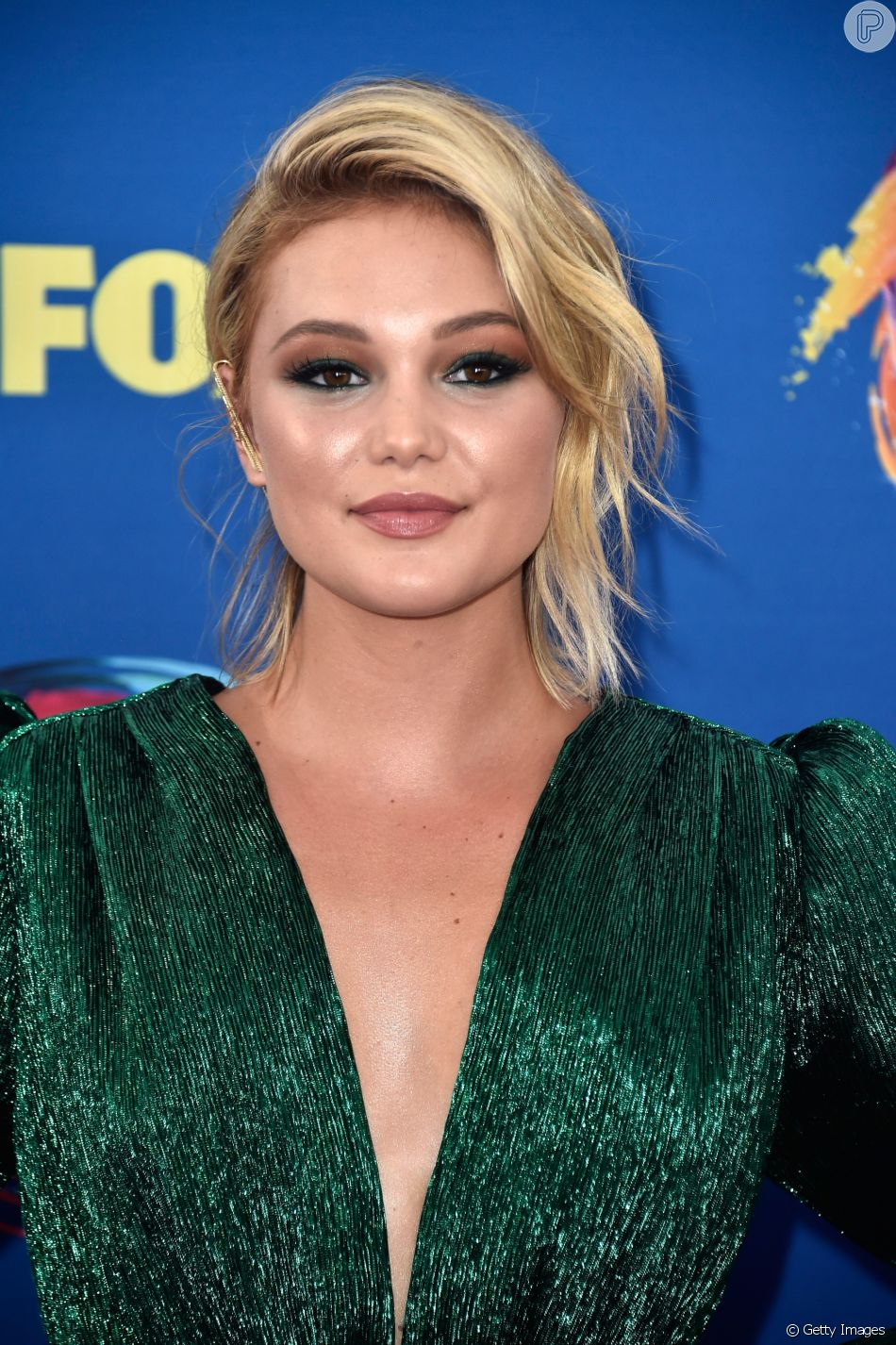 A Atriz Olivia Holt Usou Brincos Da Marca Kat Kim E Aneis Carbon Hyde Purepeople