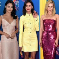 Estrelas de série: os looks de Camila Mendes, Nina Dobrev e mais em premiação