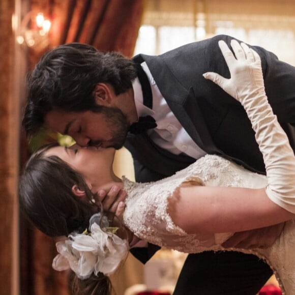 Aurélio (Marcelo Faria) autoriza casamento surpresa de Ernesto (Rodrigo Simas) com sua filha, Ema (Agatha Moreira) nos próximos capítulos da novela 'Orgulho e Paixão'