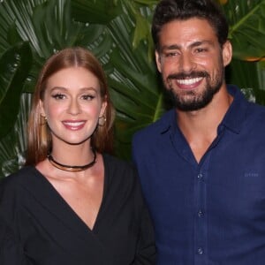 Marina Ruy Barbosa participou do lançamento da nova coleção da Colcci ao lado de Cauã Reymond