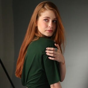 Marina Ruy Barbosa apostou nas pedras preciosas naturais ágata verde e rodolitas para criar sua nova coleção de joias com a Life by Vivara