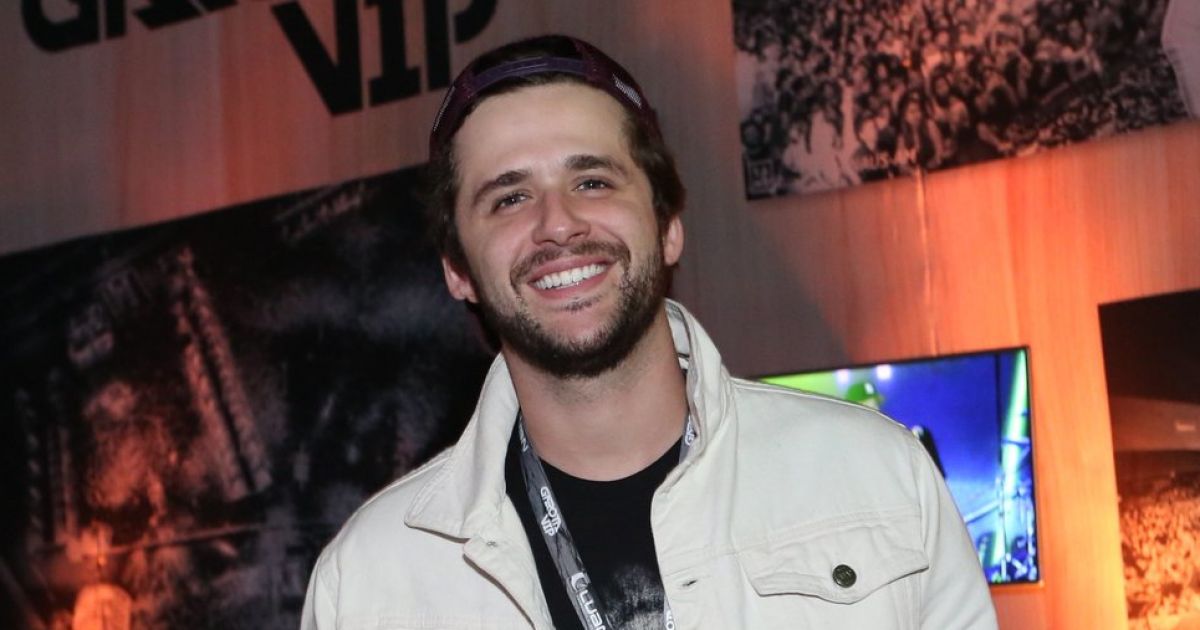Gil Coelho também esteve no festival 'Garota Vip', neste sábado, 18 de ...