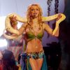 Ainda em 2001, a performance de Britney no palco envolveu a presença de uma cobra albina
