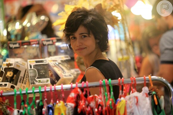 Para a personagem em 'Segundo Sol', Nanda Costa fez uma mudança radical no visual