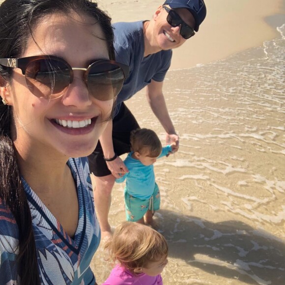 Michel Teló e Thais Fersoza estão passando uma temporada no Rio de Janeiro com os filhos, Melinda e Teodoro